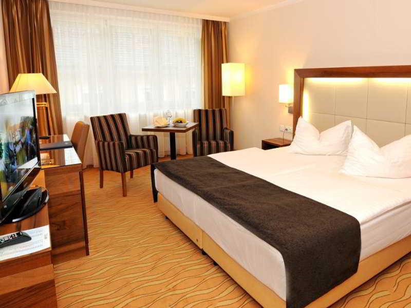 Hotel Admiral Am Kurpark Baden Ngoại thất bức ảnh